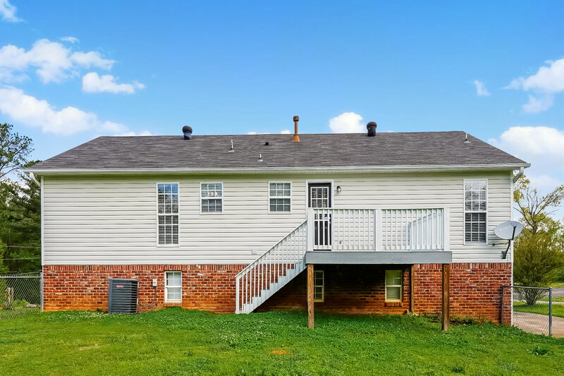 1,525/Mo, 9664 Silley Dean Rd Pinson, AL 35126 Rear View
