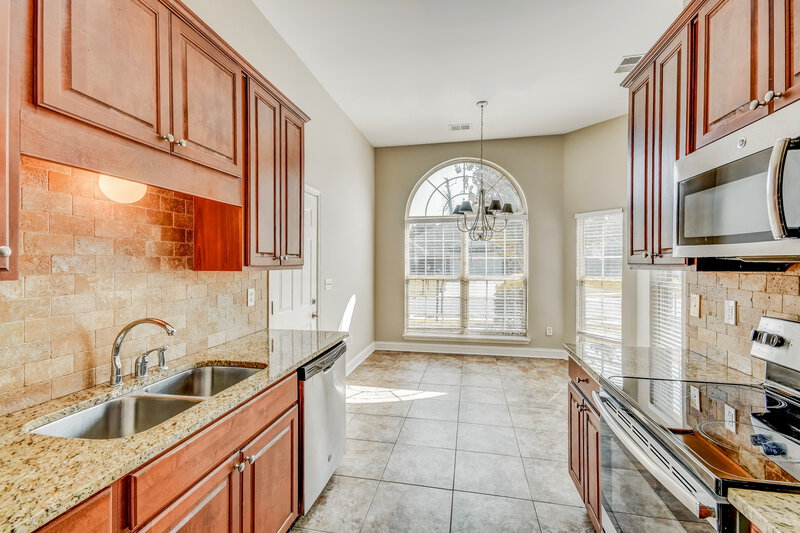 1,640/Mo, 2067 Edgewood Dr Moody, AL 35004 Kitchen View
