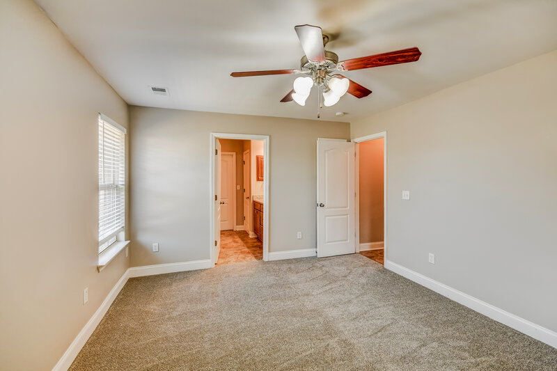 1,640/Mo, 2067 Edgewood Dr Moody, AL 35004 Main Bedroom View 2