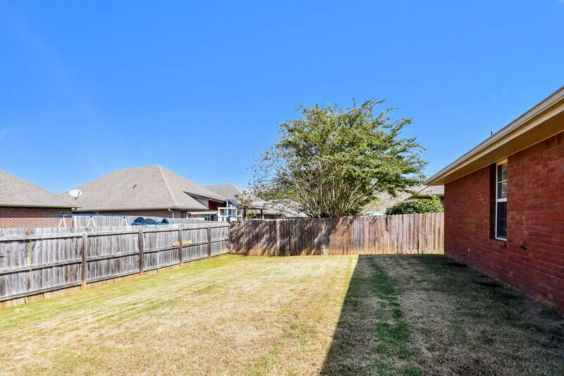 1,640/Mo, 2067 Edgewood Dr Moody, AL 35004 Rear View