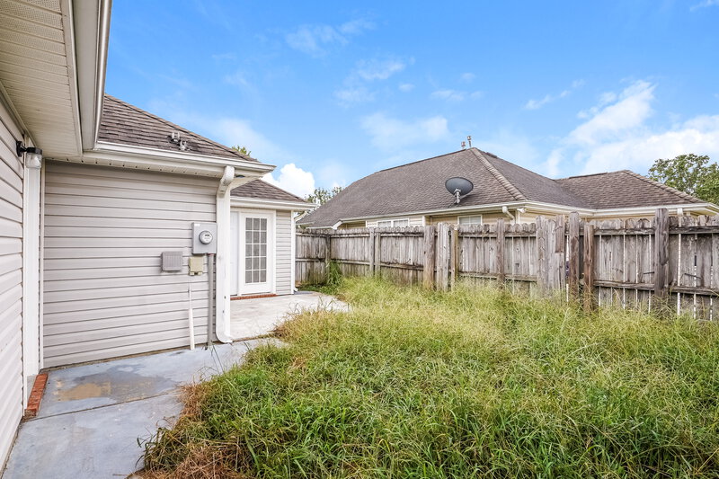 1,810/Mo, 1061 Village Trail Calera, AL 35040 Rear View