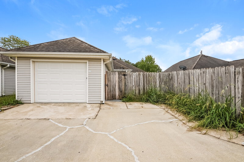 1,810/Mo, 1061 Village Trail Calera, AL 35040 Rear View 2