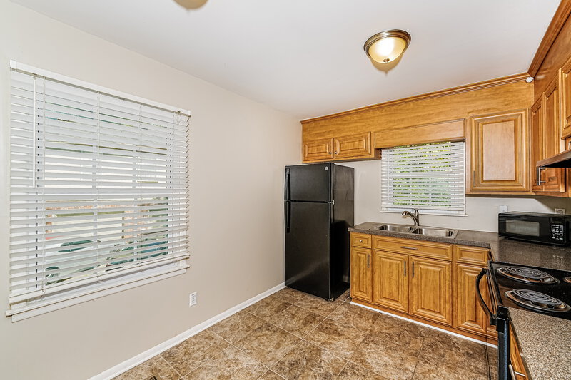 1,410/Mo, 120 Von Dale Dr Birmingham, AL 35215 Kitchen View 2