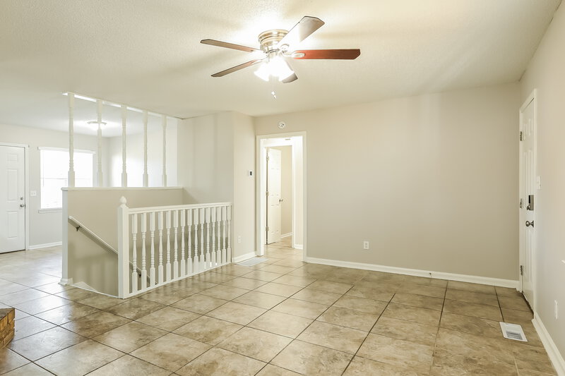 1,285/Mo, 5034 Pebble Ln Birmingham, AL 35235 Living Room View 2