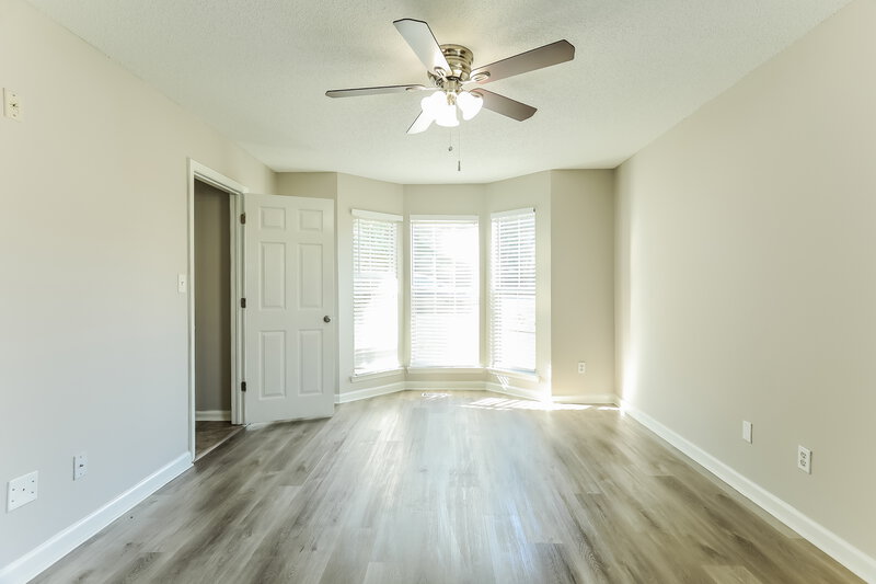 1,285/Mo, 5034 Pebble Ln Birmingham, AL 35235 Main Bedroom View 2