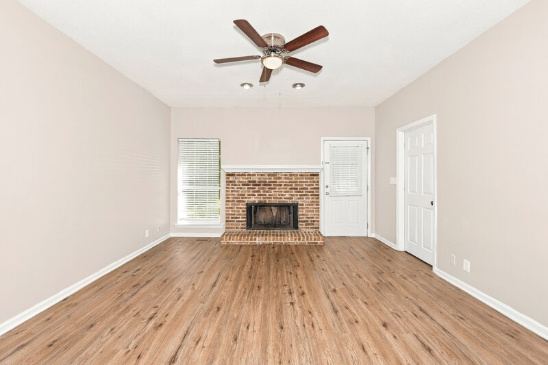 1,560/Mo, 1805 Molly Ln Birmingham, AL 35235 Living Room View
