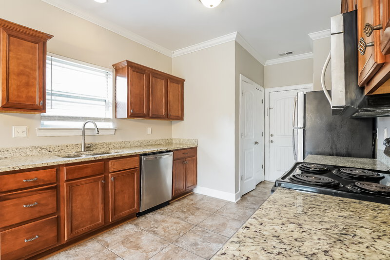 1,710/Mo, 626 Waterford Ln Calera, AL 35040 Kitchen View 2