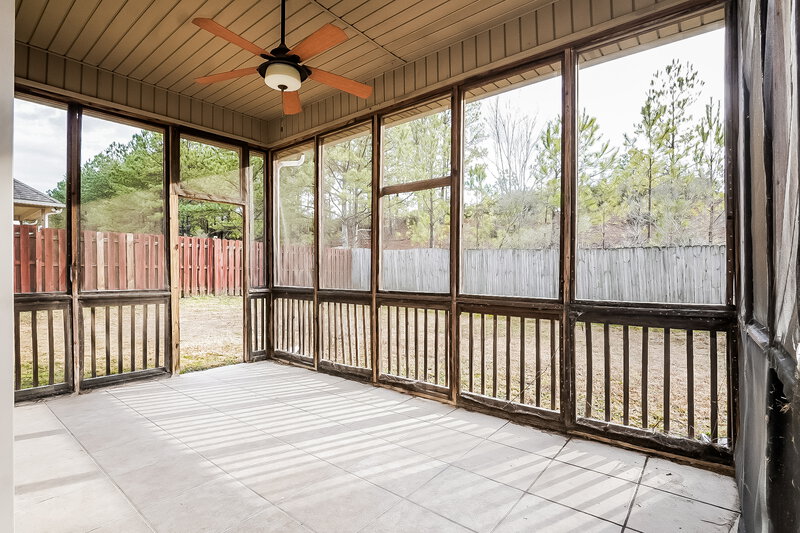 1,710/Mo, 626 Waterford Ln Calera, AL 35040 Sun Room View