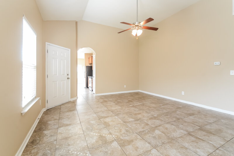 1,745/Mo, 4703 Rosser Loop Dr Bessemer, AL 35022 Living Room View