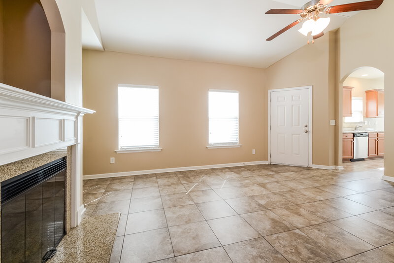 1,745/Mo, 4703 Rosser Loop Dr Bessemer, AL 35022 Living Room View 4