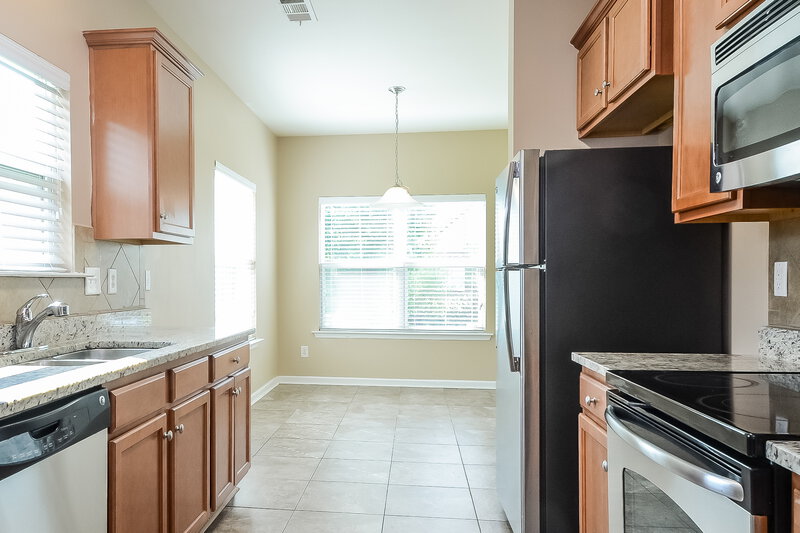 1,745/Mo, 4703 Rosser Loop Dr Bessemer, AL 35022 Kitchen View 3