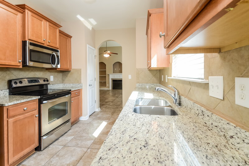 1,745/Mo, 4703 Rosser Loop Dr Bessemer, AL 35022 Kitchen View 4