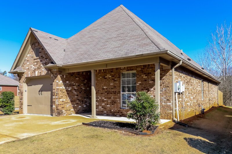 2,110/Mo, 2093 Willow Glenn Dr Birmingham, AL 35215 Front View