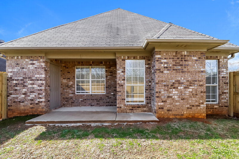 2,110/Mo, 2093 Willow Glenn Dr Birmingham, AL 35215 Rear View