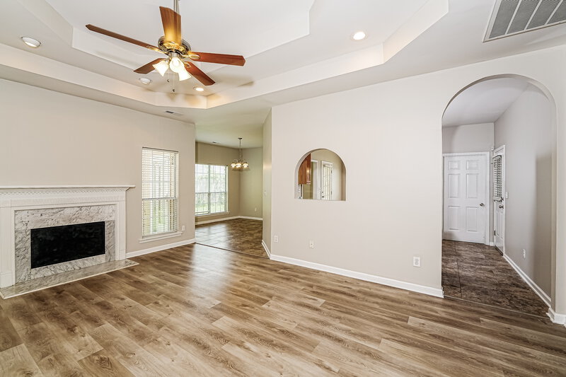 1,900/Mo, 105 Spring Pl Alabaster, AL 35007 Living Room View 2