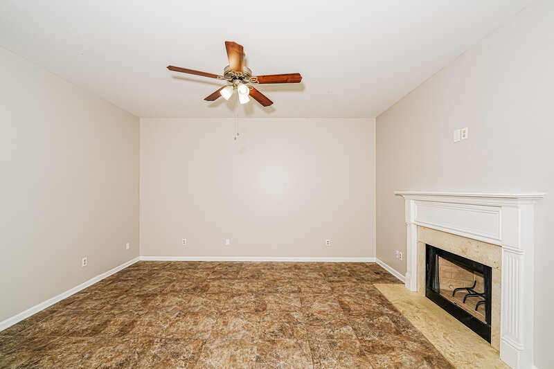 1,550/Mo, 310 Hidden Ridge Dr Odenville, AL 35120 Living Room View 2