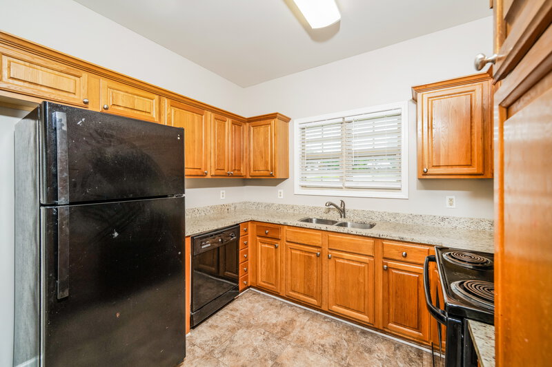 1,550/Mo, 310 Hidden Ridge Dr Odenville, AL 35120 Kitchen View