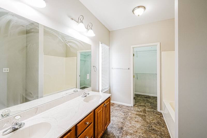 1,550/Mo, 310 Hidden Ridge Dr Odenville, AL 35120 Main Bathroom View