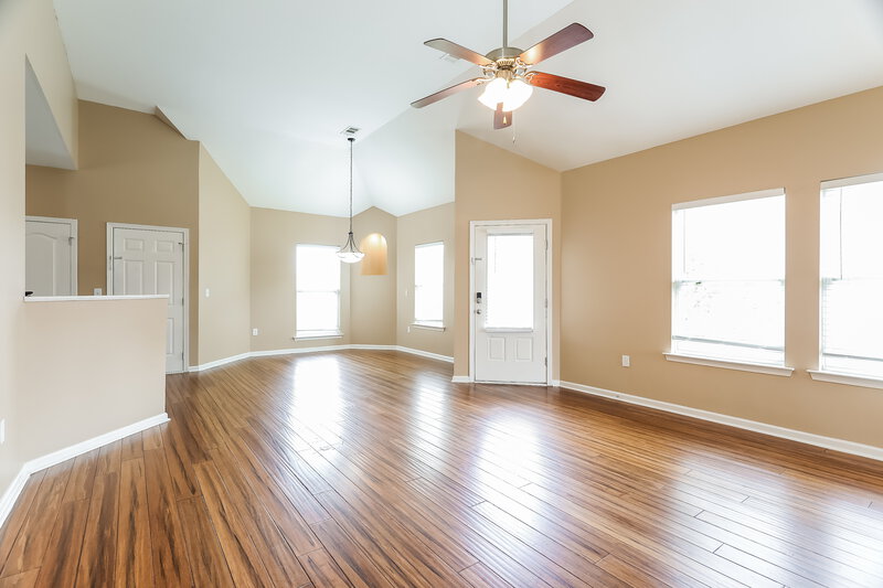 1,875/Mo, 4624 Rosser Loop Dr Bessemer, AL 35022 Living Room View 2