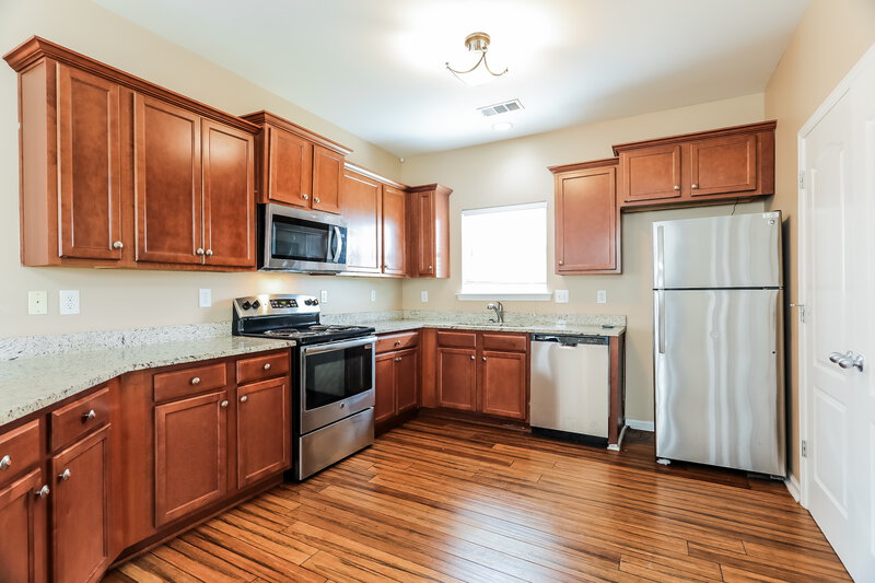 1,875/Mo, 4624 Rosser Loop Dr Bessemer, AL 35022 Kitchen View