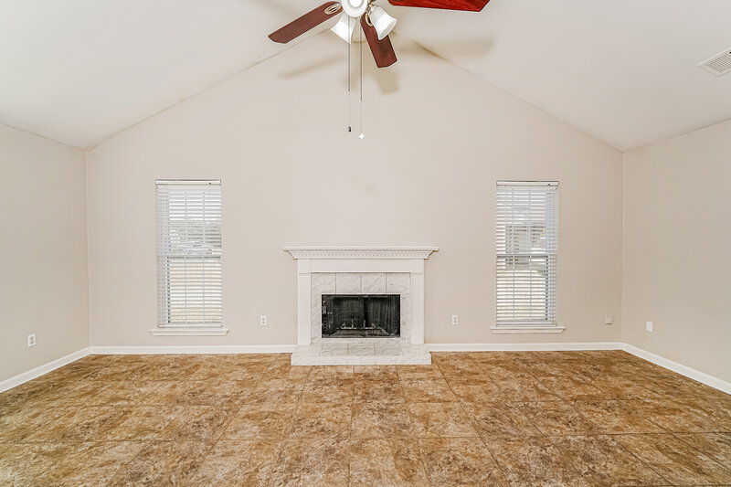 1,710/Mo, 532 Buck Creek Ln Alabaster, AL 35007 Living Room View 2