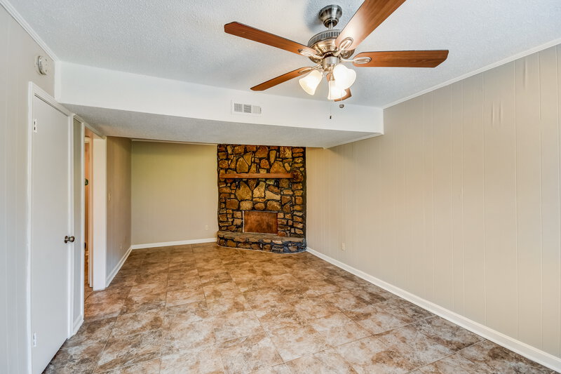 1,740/Mo, 5249 Dresden Rd Irondale, AL 35210 Den View