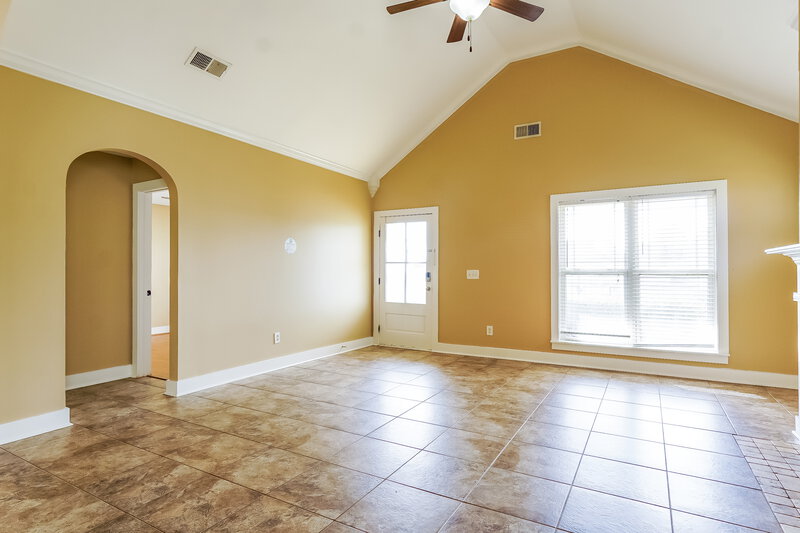 1,455/Mo, 200 Stonecreek Pl Calera, AL 35040 Living Room View 2