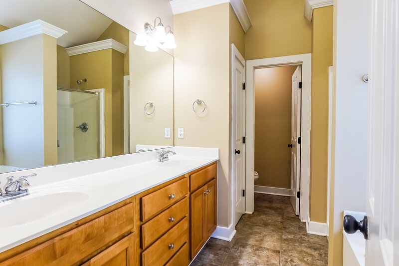 1,455/Mo, 200 Stonecreek Pl Calera, AL 35040 Main Bathroom View