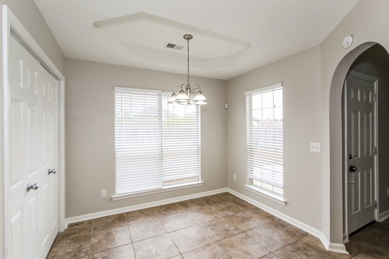 1,600/Mo, 113 Ashby St Calera, AL 35040 Dining Room View