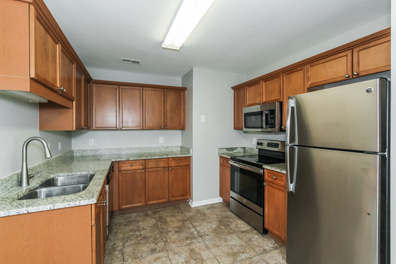 1,600/Mo, 113 Ashby St Calera, AL 35040 Kitchen View