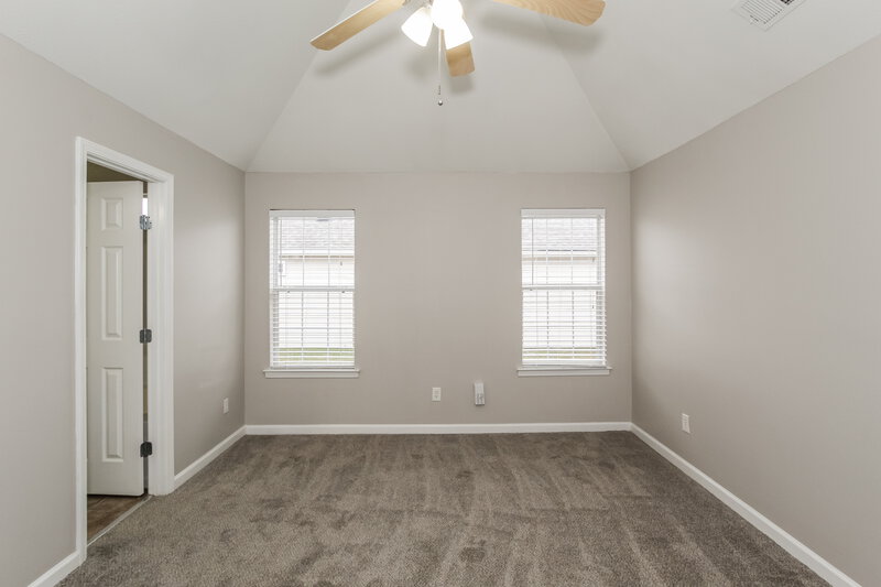 1,600/Mo, 113 Ashby St Calera, AL 35040 Main Bedroom View 2