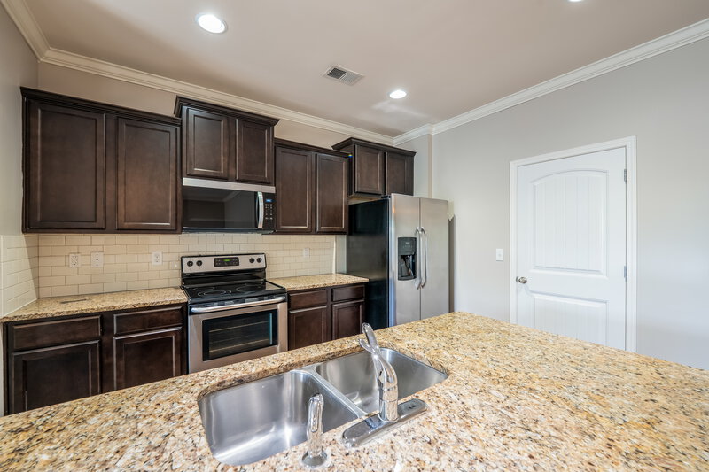 1,930/Mo, 7063 Glenwood Ln Moody, AL 35004 Kitchen View
