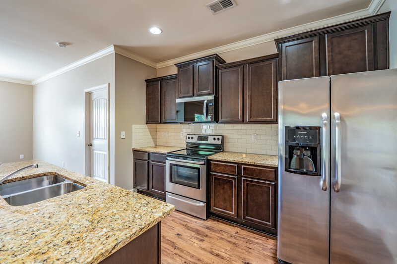 1,930/Mo, 7063 Glenwood Ln Moody, AL 35004 Kitchen View 2
