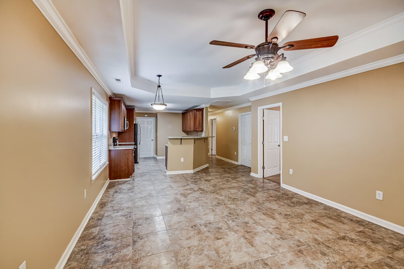 2,270/Mo, 111 Springdale Dr Gardendale, AL 35071 Living Room View 2