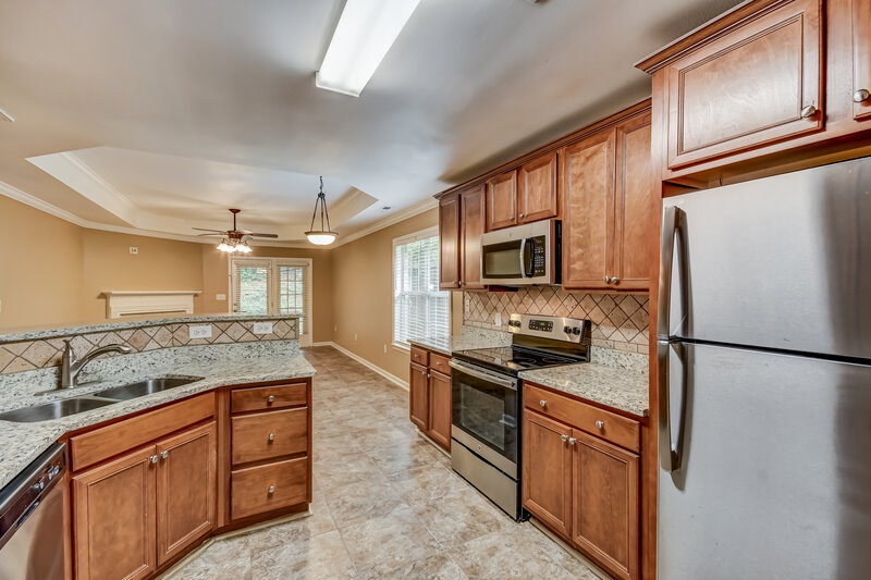 2,270/Mo, 111 Springdale Dr Gardendale, AL 35071 Kitchen View