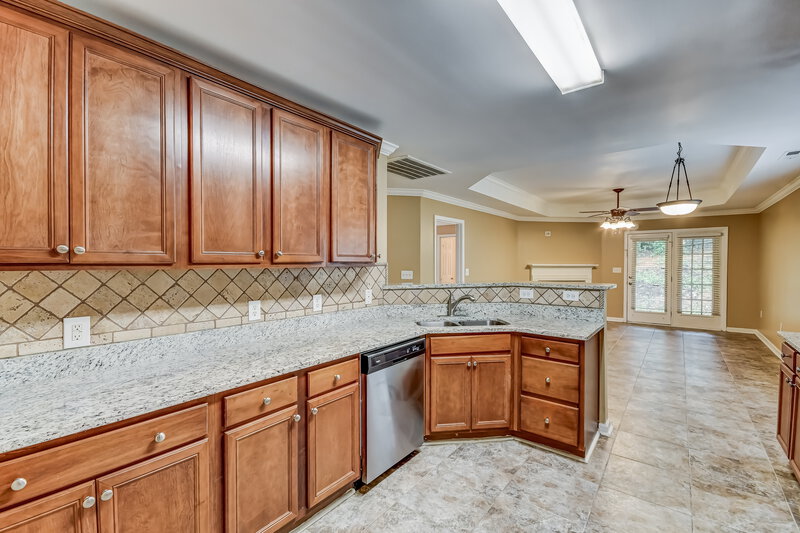 2,270/Mo, 111 Springdale Dr Gardendale, AL 35071 Kitchen View 2