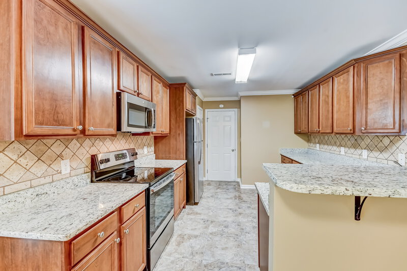 2,270/Mo, 111 Springdale Dr Gardendale, AL 35071 Kitchen View 3
