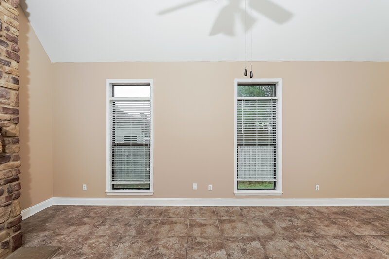 1,655/Mo, 2071 Kerry Circle Calera, AL 35040 Living Room View