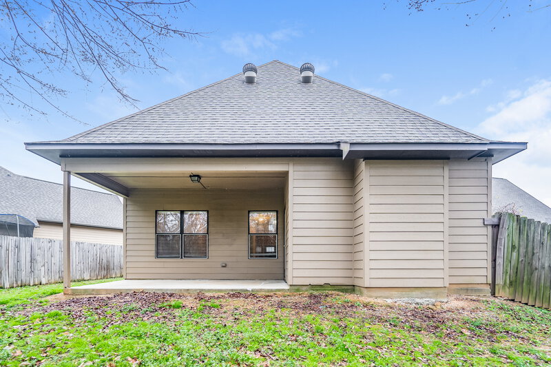 1,655/Mo, 2071 Kerry Circle Calera, AL 35040 Rear View