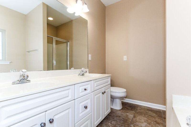 1,635/Mo, 2122 Timberline Dr Calera, AL 35040 Main Bathroom View
