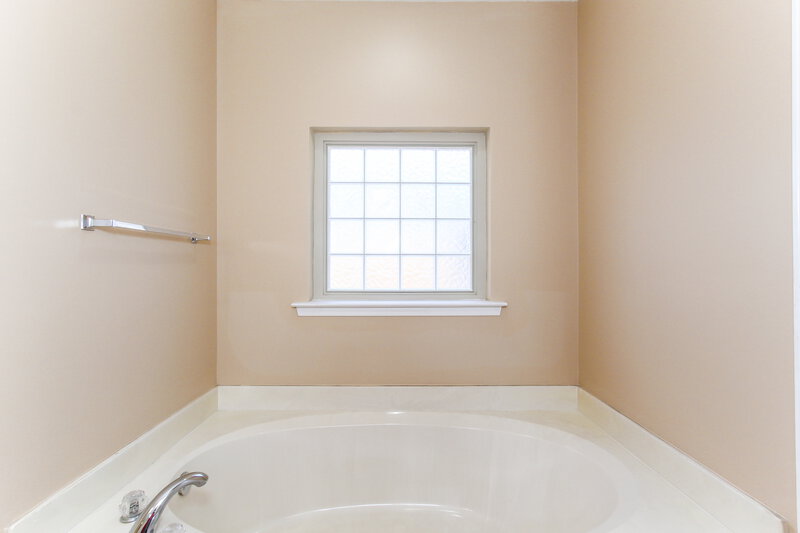 1,635/Mo, 2122 Timberline Dr Calera, AL 35040 Main Bathroom View 2