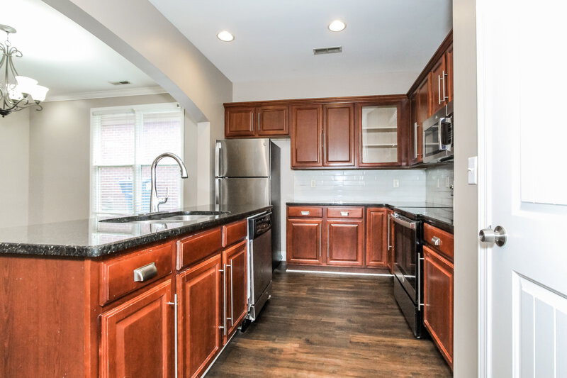 2,030/Mo, 5707 Park Side Rd Birmingham, AL 35244 Kitchen View