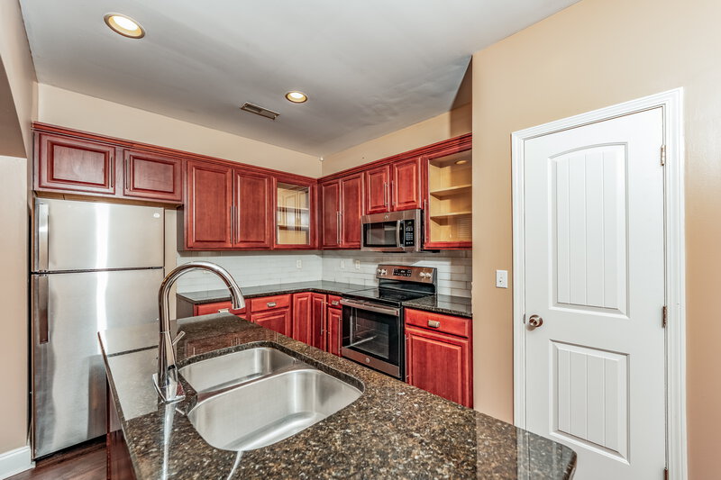 3,350/Mo, 5707 Park Side Rd Birmingham, AL 35244 Kitchen View