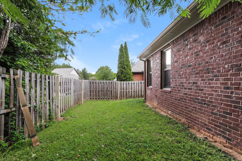 2,030/Mo, 5707 Park Side Rd Birmingham, AL 35244 Rear View 2