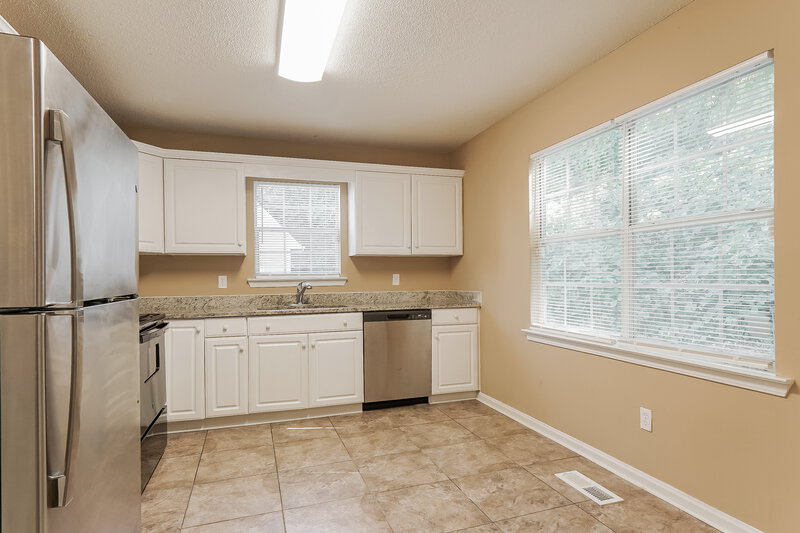 1,490/Mo, 927 Rich Rd Birmingham, AL 35215 Kitchen View