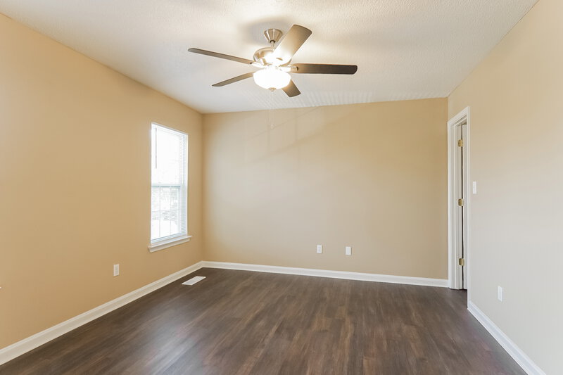 1,490/Mo, 927 Rich Rd Birmingham, AL 35215 Main Bedroom View 2