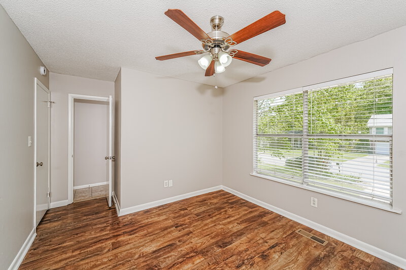 1,690/Mo, 2524 Daly Dr Birmingham, AL 35235 Main Bedroom View 2