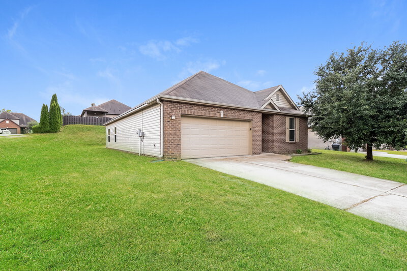 1,695/Mo, 6062 Kensington Way Calera, AL 35040 Front View