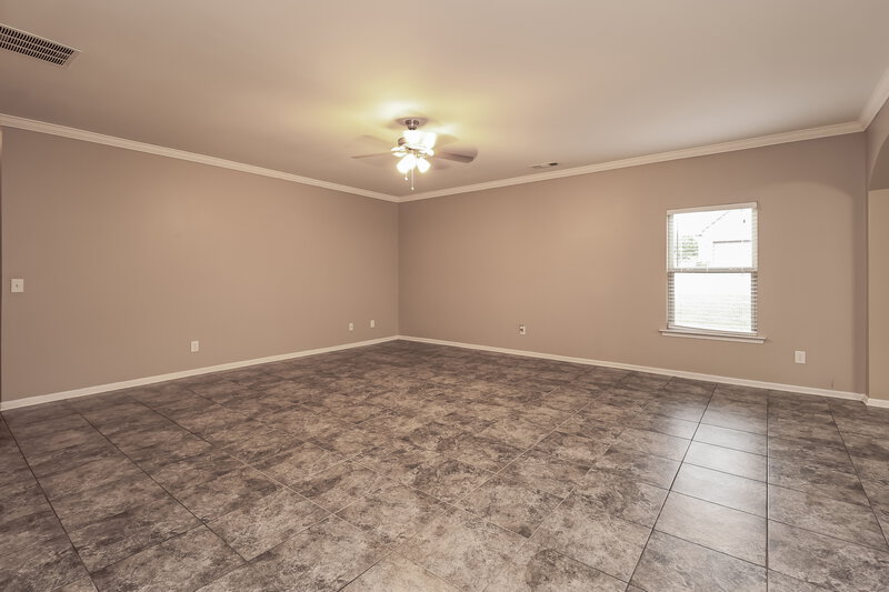 1,695/Mo, 6062 Kensington Way Calera, AL 35040 Living Room View 2