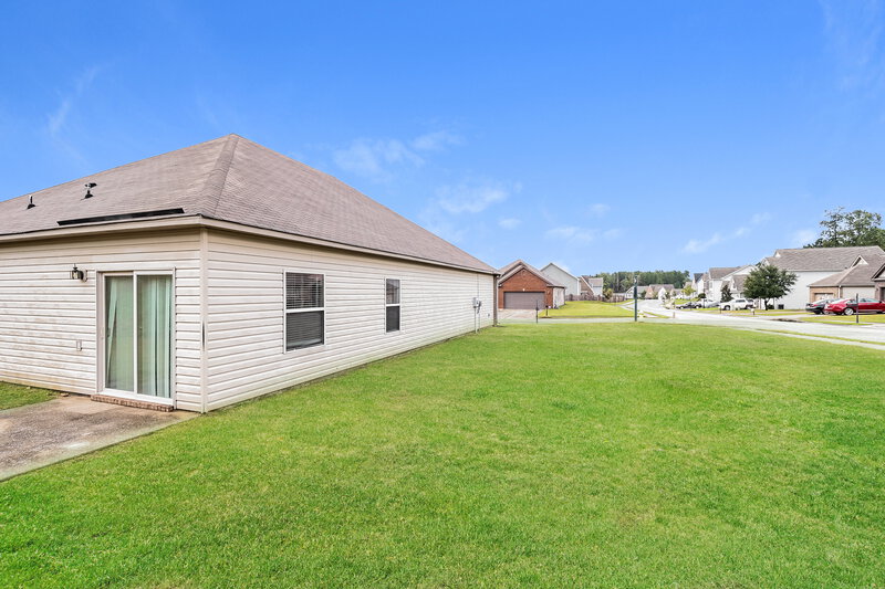1,695/Mo, 6062 Kensington Way Calera, AL 35040 Rear View